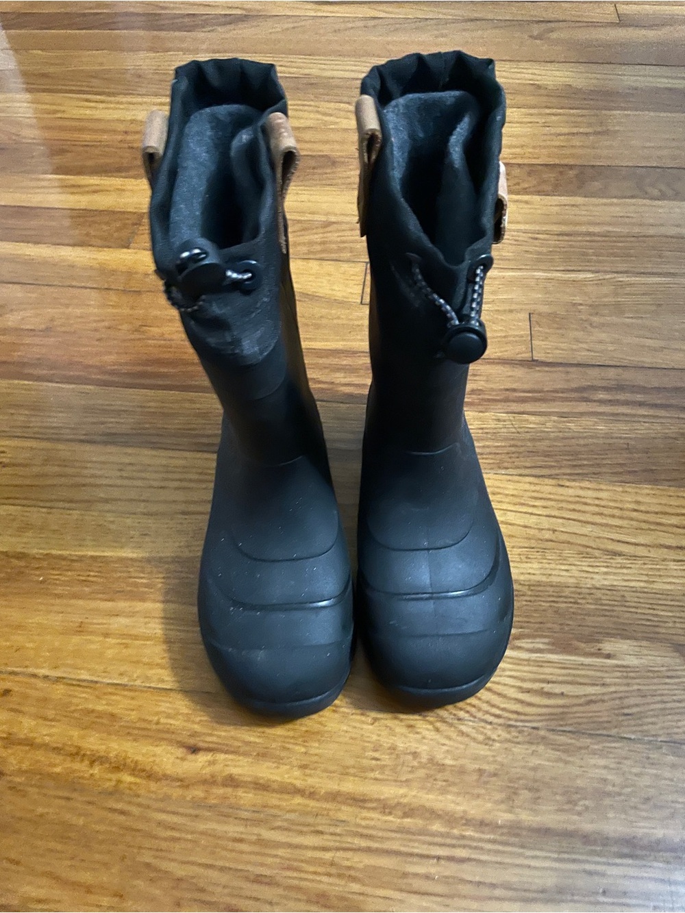 Kids Kamik Black Waterproof Rubber Boots with Toggle Closure